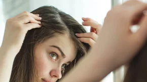 Αραίωση μαλλιών: Οι αιτίες και οι τρόποι αντιμετώπισης