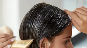 Περιποίηση μαλλιών στο σπίτι: Έτσι θα πετύχεις υγιή μαλλιά χωρίς κομμωτήριο
