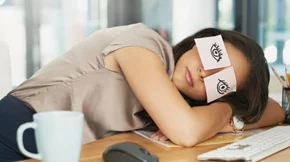 Είσαι συνέχεια κουρασμένη; Μην το αγνοείς ως «φυσιολογικό»