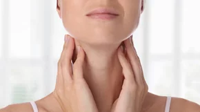 Τι είναι οι παραθυρεοειδείς αδένες και γιατί πρέπει να τους γνωρίσεις