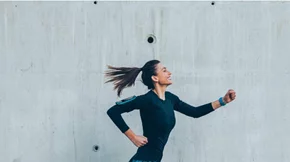 5 τρόποι να παραμείνεις ασφαλής όταν τρέχεις μόνη σου (αυτά που κάνει και η fitness editor)