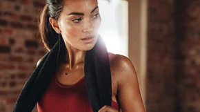 3 workouts που γυμνάζουν όλο το σώμα χωρίς καθόλου εξοπλισμό