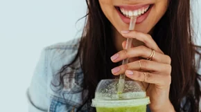 Smoothie με τσάι matcha και πεπόνι: Γέμισε ενέργεια με το πιο υγιεινό ρόφημα