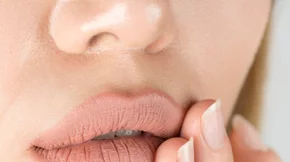 Άφθες στο στόμα: Τι είναι και πώς θα φύγουν πιο γρήγορα