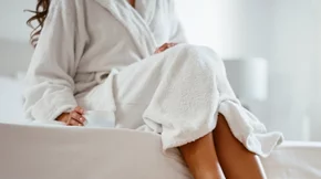 Κοκκινίλες μετά το μπάνιο; Στοπ στους ερεθισμούς με τις συμβουλές της δερματολόγου