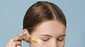 Έλαια ομορφιάς: Πού να βάλεις αμυγδαλέλαιο και πού καστορέλαιο; Ντεμακιγιάζ κι άλλοι 8 τρόποι να χρησιμοποιήσεις τα λάδια