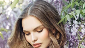 Οι κινήσεις βήμα βήμα για τέλεια βαφή μαλλιών στο σπίτι (απαντήσεις στις απορίες σου)