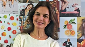 Αϊνόλα Τερζοπούλου: Μιλήσαμε με την πρέσβειρα του ουσιαστικού ευ ζην