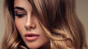 Θεραπείες μαλλιών στο σπίτι: Έτσι θα αποκτήσεις (ξανά) υγιή μαλλιά