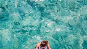 Βίντεο: Ασκήσεις πάνω σε στρώμα θαλάσσης για όλο το σώμα (το καλοκαίρι δεν τελείωσε!)