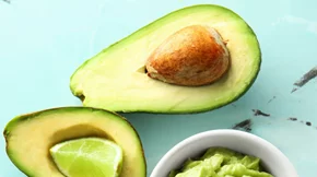 Εύκολη συνταγή για γκουακαμόλε: H πιο θρεπτική «σάλτσα» για να συνοδεύσεις τα κυρίως πιάτα