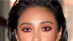 Μπορντό σκιά: Η τάση που θα σε κάνει να ξεχάσεις (για λίγο) τα neutrals