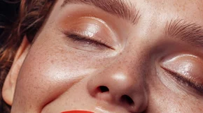 Λάθη στο μακιγιάζ: Πώς θα καμουφλάρω στο λεπτό ό,τι πήγε στραβά;