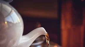 Πώς φτιάχνεται σωστά το τσάι; Οι πιο δημοφιλείς ποικιλίες τσαγιού και τα οφέλη τους