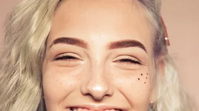 Σιδεράκια για ενήλικες: Τι προσφέρουν και τι επιλογές υπάρχουν