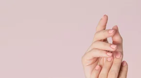 10 tips για όμορφα και υγιή νύχια. Γιατί τα νύχια σας είναι προέκταση της χειραψίας σας