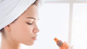 Τέσσερα από τα καλύτερα ενυδατικά λάδια σώματος