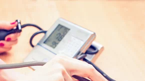 Έχεις χαμηλή πίεση; Μάθε τι σημαίνει η υπόταση και τι μπορείς να κάνεις