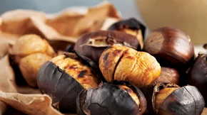 Πόσες θερμίδες έχουν τα κάστανα και πόσο καλό κάνουν στην υγεία μας;