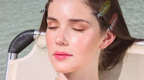 4 εύκολα hacks για να χρησιμοποιήσεις τα hair clips που δεν "τσακίζουν" την τρίχα