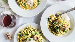 Νούντλς, κινόα, ρύζι, ζυμαρικά: Ποια είναι πιο υγιεινή επιλογή;