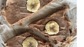 Χωρίς ζάχαρη: Γιαουρτογρανίτα με κακάο και μπανάνα και μπράουνις χωρίς αλεύρι