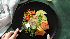 Πλάνο διατροφής 1.200 θερμίδων για τρεις διαφορετικούς τύπους ανθρώπων