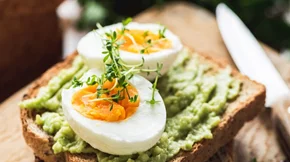 Ποιος είναι ο πιο υγιεινός τρόπος για να μαγειρέψεις τα αυγά;