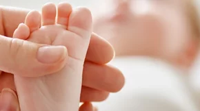 Νεογέννητο: Φαίνεται απαθές και δεν αντιδρά στα ερεθίσματα. Να ανησυχήσω;