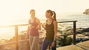 Αυτή είναι η σωστή στάση για δυναμικό βάδισμα (και το περπάτημα χρειάζεται τεχνική!)