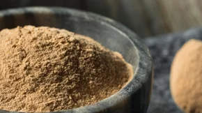 Το αφροδισιακό της φύσης: Γιατί να βάλεις στη διατροφή σου τη σκόνη Μάκα;