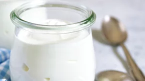 Τελικά, είναι το πλήρες γιαούρτι καλύτερο από το light;