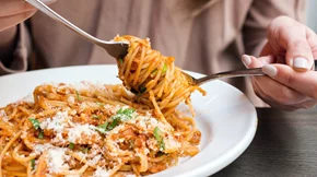 Κάνει να τρώω ζυμαρικά; Ρωτήσαμε την ειδικό και ιδού η απάντηση