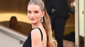 5 hair tips που ακολουθούν πιστά οι γυναίκες με τα πιο λαμπερά και υγιή μαλλιά