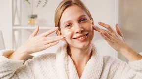 Αυτά τα eye-patches κολλαγόνου προσφέρουν πιο νεανικό και ξεκούραστο βλέμμα από ποτέ