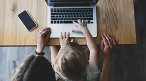 Πώς θα θωρακίσεις τα παιδιά σου ενάντια στο ίντερνετ