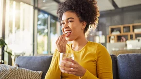 Συνδυασμός βιταμινών: Ποιες βιταμίνες όταν λαμβάνονται μαζί είναι πιο αποτελεσματικές;