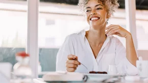 Απώλεια βάρους και λίπους μετά τα 40: Οι κανόνες και η δίαιτα από τη διατροφολόγο