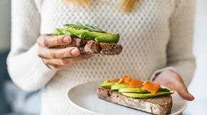 Απώλεια βάρους μετά τις γιορτές: Τα 2 διατροφικά "όπλα" για άμεση επαναφορά