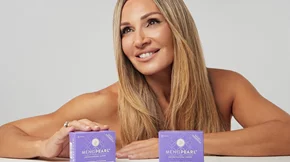 Η Ελένη Πετρουλάκη και το MENOPEARL® ενώνουν τις δυνάμεις τους για τις γυναίκες που βρίσκονται στην εμμηνόπαυση