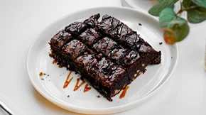 Ζάχαρη στα γλυκά ή στα ποτά: Ποιο από τα 2 είναι πιο επικίνδυνο για την υγεία σου;