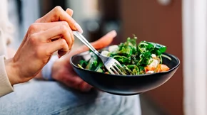 Είναι η σαλάτα σου υγιεινή; 7 λάθη που μπορεί να την "καταστρέψουν"