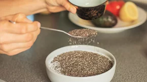 Σπόροι chia: Με ποιες τροφές δεν πρέπει να συνδυάζονται;