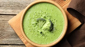 Detox στο σπίτι: Αναζωογωνήσου φυσικά με τη σούπα αποτοξίνωσης "Evergreen Soup"