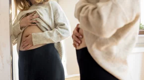 Πώς θα ξεφουσκώσεις γρήγορα; 3 τεχνικές για άμεση ανακούφιση από την trainer