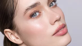 Έχεις ανοιχτό χρώμα ματιών; Ξέρουμε την απόχρωση σκιάς που πρέπει να επιλέξεις