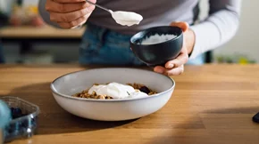 Τα 10 καλύτερα yogurt bowls για πρωινό γεύμα