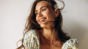 Περιποίηση μαλλιών 2025: Οι κορυφαίες τάσεις για πιτυρίδα, τριχόπτωση και λάμψη