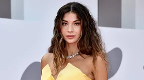 3 κομψά χτενίσματα, ιδανικά για σένα που είσαι καλεσμένη σε φθινοπωρινό γάμο (ή βάφτιση)