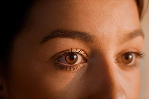 7 τρόποι με τους οποίους παραμελείς την υγεία των ματιών σου - εικόνα 1